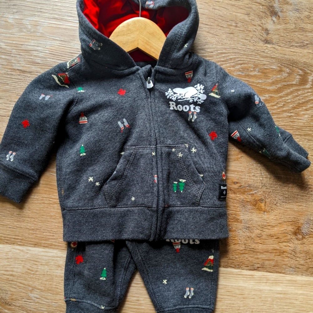 Roots Holiday Cabin set 3-6 months